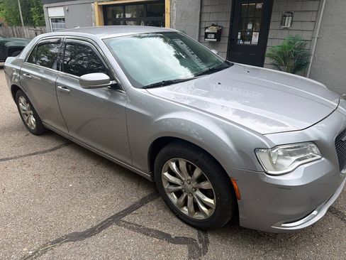 Used 2015 Chrysler 300 Limited w/ Driver Convenience Group AWD/4WD image 6
