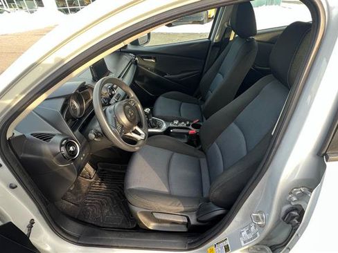Used 2019 Toyota Yaris LE FWD image 35