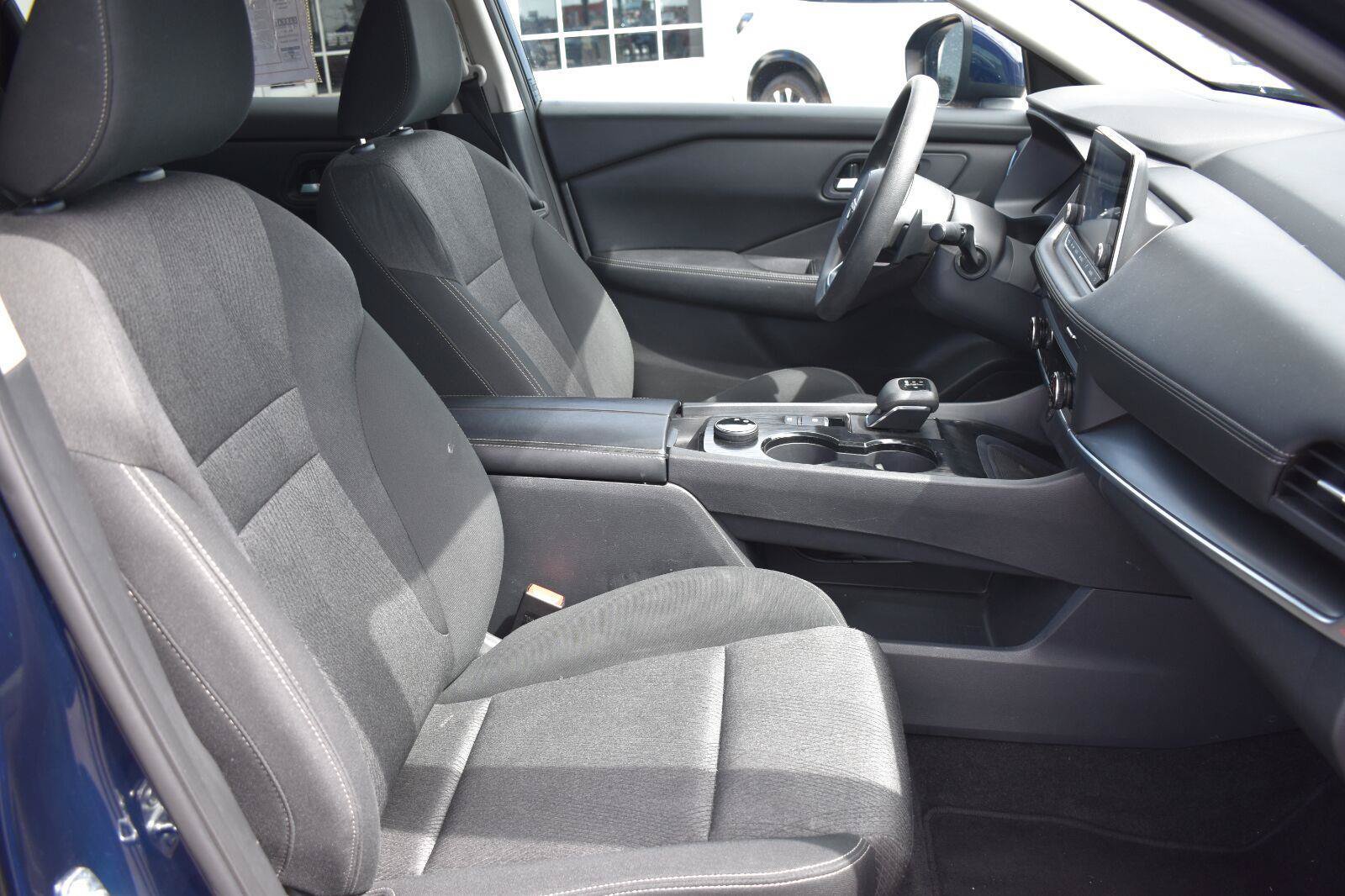 Used 2024 Nissan Rogue SV AWD/4WD image 9