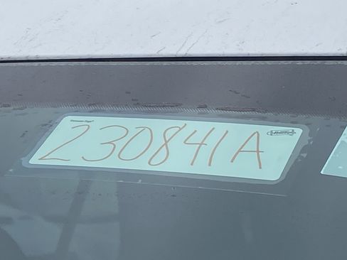 Used 2018 Ford Explorer XLT image 10