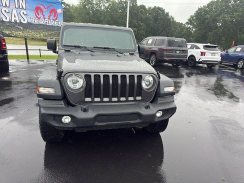 Used 2023 Jeep Wrangler Sport AWD/4WD image 3