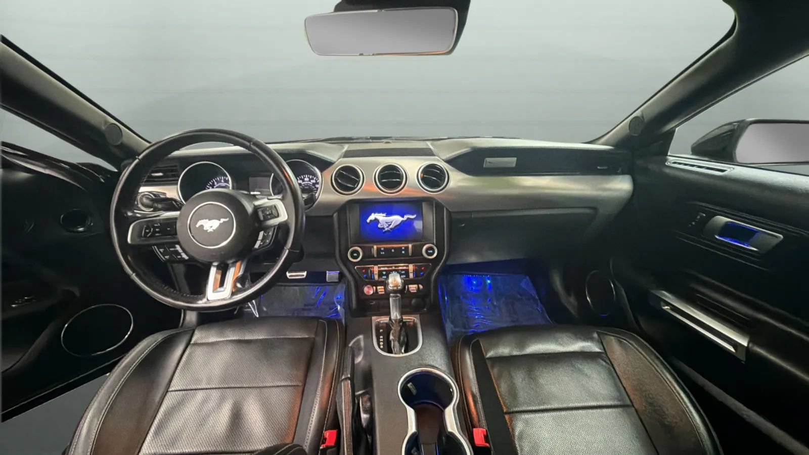 Used 2022 Ford Mustang Premium RWD image 10