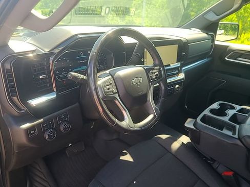 Used 2022 Chevrolet Silverado 1500 RST AWD/4WD image 13