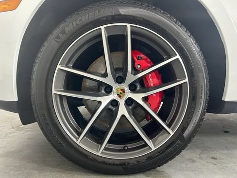 Certified 2025 Porsche Macan S AWD/4WD image 11