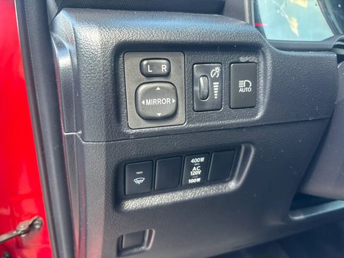 Used 2020 Toyota 4Runner SR5 AWD/4WD image 17