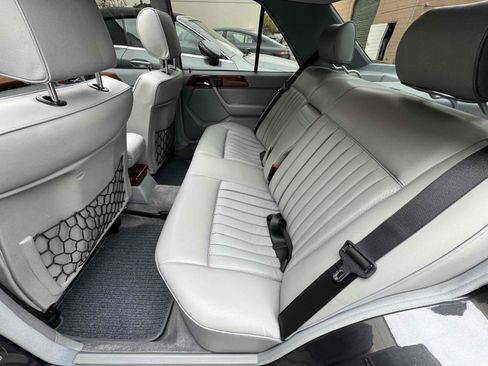 Used 1987 Mercedes-Benz 300 D Turbo image 42