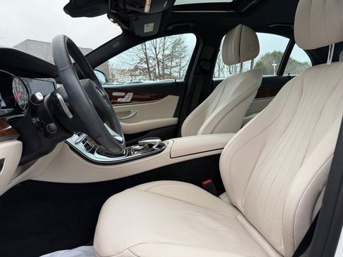 Used 2017 Mercedes-Benz E 300 image 32