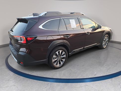 Used 2025 Subaru Outback Touring AWD/4WD image 5