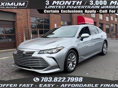 Used 2022 Toyota Avalon XLE w/ Moonroof Package FWD image 1