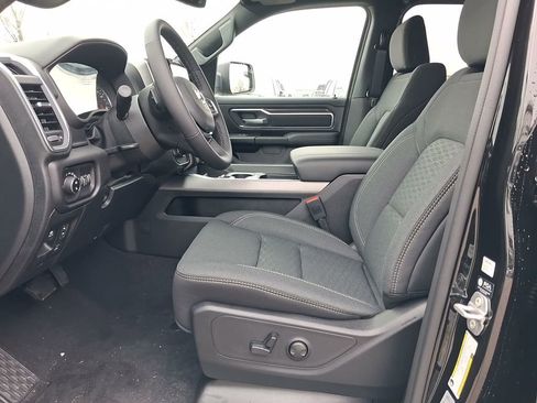 New 2026 RAM 1500 4x4 Crew Cab image 23