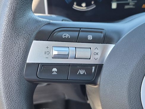 Certified 2025 Hyundai Tucson SE AWD/4WD image 30