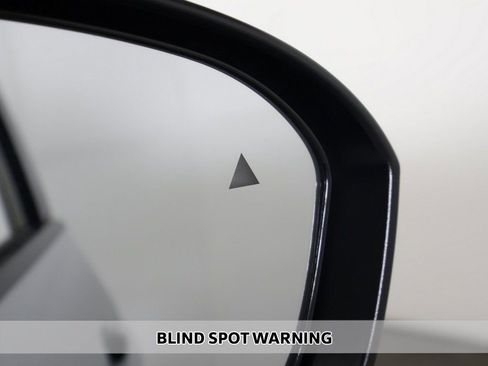 Used 2021 Nissan Rogue SV image 4