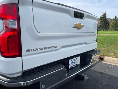 Used 2025 Chevrolet Silverado 1500 LTZ w/ LTZ Convenience Package II AWD/4WD image 28