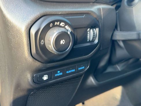 Used 2023 Jeep Wrangler Unlimited Rubicon 4xe image 17