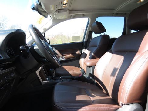Used 2018 Subaru Forester 2.5i Touring AWD/4WD image 10