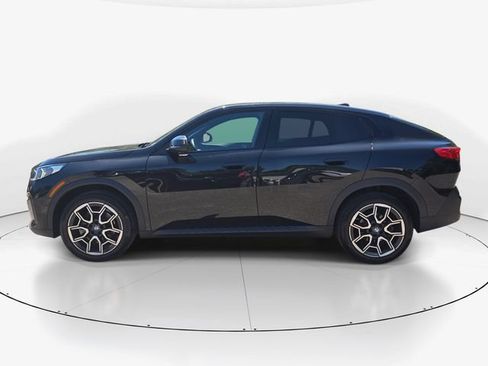 Used 2025 BMW X2 xDrive28i AWD/4WD image 9