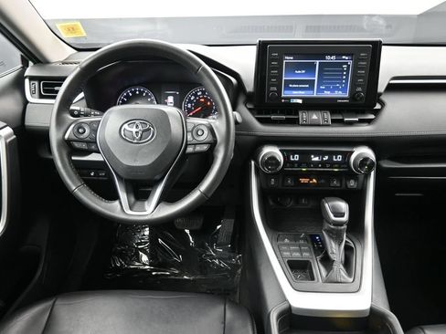 Certified 2020 Toyota RAV4 XLE Premium AWD/4WD image 20