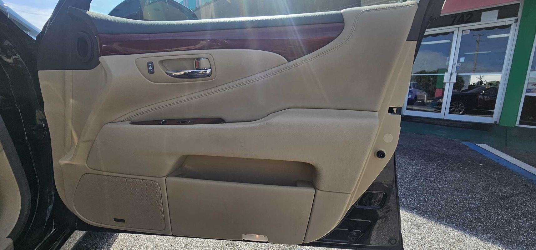 Used 2008 Lexus LS 460 RWD image 26