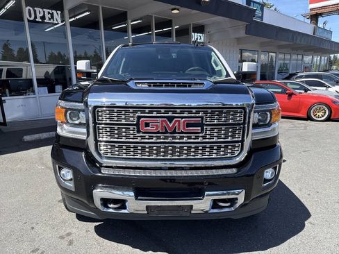 Used 2019 GMC Sierra 2500 Denali w/ Duramax Plus Package AWD/4WD image 14