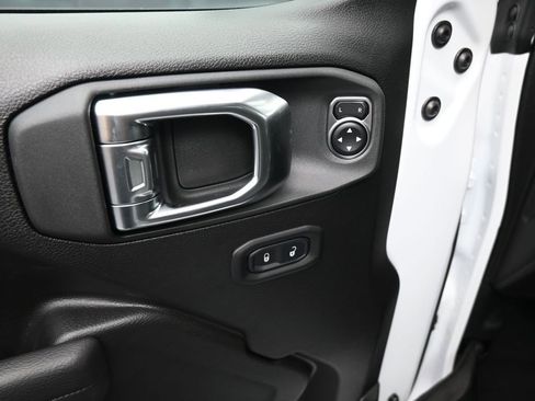 New 2026 Jeep Gladiator Willys image 13