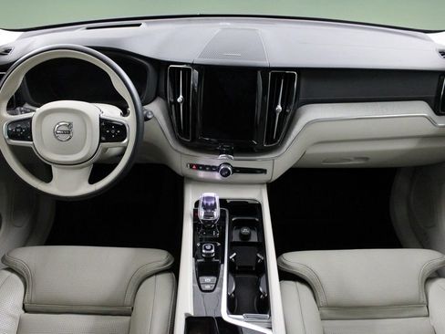 Certified 2023 Volvo XC60 B5 Ultimate w/ Climate Package image 30