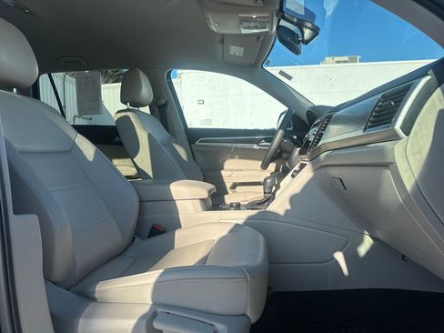 Certified 2022 Volkswagen Atlas SE image 15