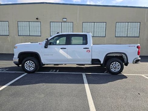 Used 2024 Chevrolet Silverado 2500 W/T w/ WT Fleet Convenience Package AWD/4WD image 4