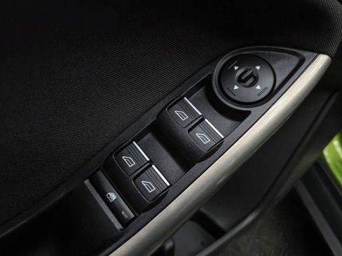 Used 2018 Ford Focus Titanium FWD image 35