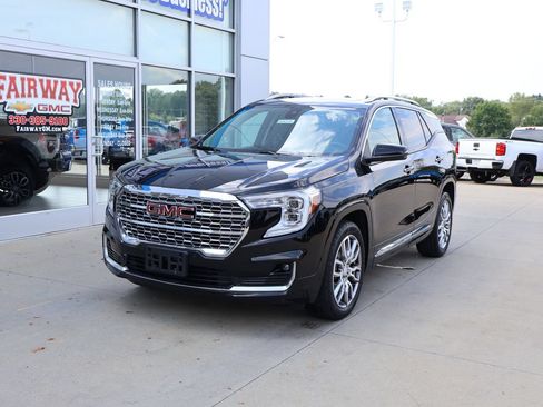 Used 2022 GMC Terrain Denali w/ LPO, Floor Liner Package AWD/4WD image 6
