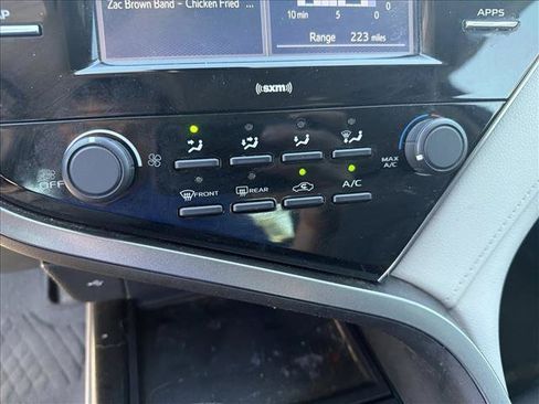 Used 2020 Toyota Camry LE FWD image 14