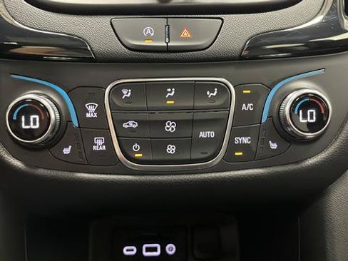 Used 2023 Chevrolet Equinox RS w/ RS Leather Package AWD/4WD image 18