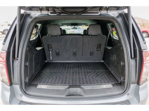 Used 2022 Chevrolet Suburban Z71 image 16