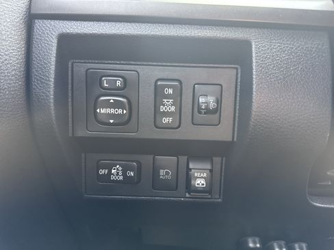 Used 2020 Toyota Tundra SR5 w/ TRD Off-Road Package AWD/4WD image 25