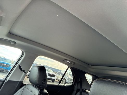 Used 2023 Chevrolet Equinox Premier AWD/4WD image 19