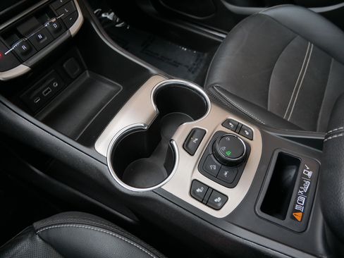 Used 2022 GMC Terrain Denali image 21