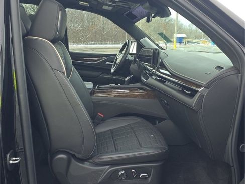 Certified 2024 Cadillac Escalade ESV Sport Platinum image 6