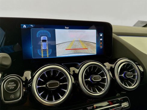 Used 2024 Mercedes-Benz GLA 35 AMG 4MATIC image 11