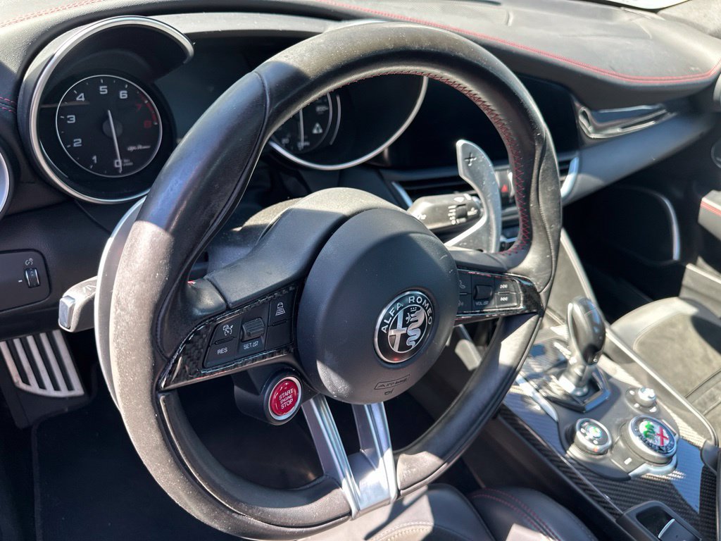 Used 2017 Alfa Romeo Giulia Quadrifoglio RWD image 7