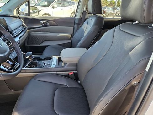 New 2026 Kia Carnival image 15