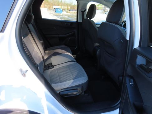 Used 2022 Ford Escape SE image 20