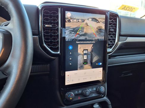 Used 2024 Ford Ranger Lariat w/ Trailer Tow Package image 10