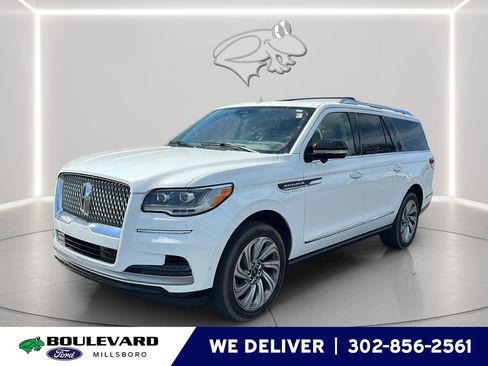 Used 2022 Lincoln Navigator L Reserve image 1