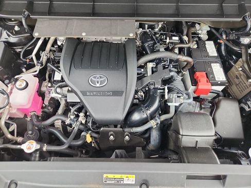 Used 2023 Toyota Highlander XLE AWD/4WD image 33