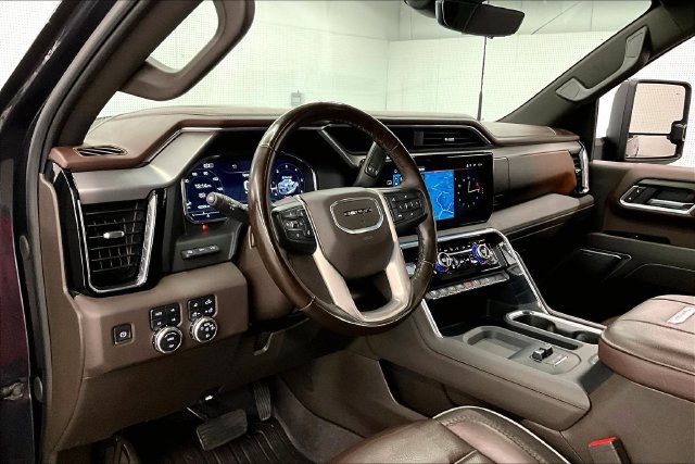 Used 2025 GMC Sierra 2500 Denali w/ Denali Reserve Package AWD/4WD image 17