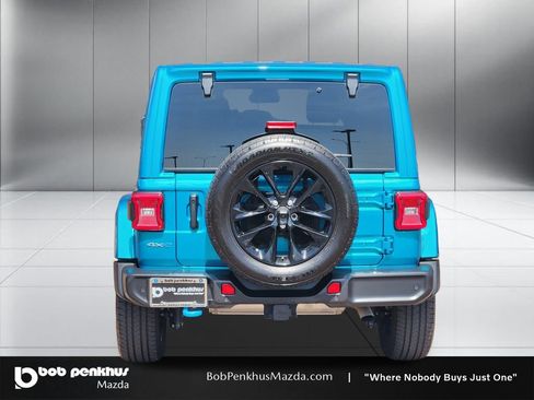 Used 2024 Jeep Wrangler Unlimited Sahara w/ Technology Group AWD/4WD image 26