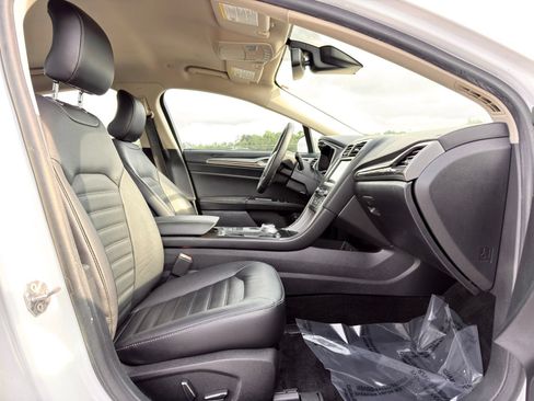 Used 2018 Ford Fusion SE w/ Equipment Group 602A FWD image 24