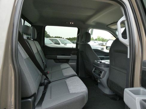 New 2026 Ford F250 XLT w/ XLT Premium Package AWD/4WD image 13