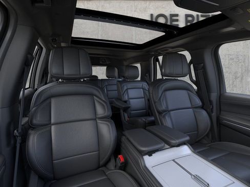 New 2025 Lincoln Navigator Reserve w/ Jet Appearance Package AWD/4WD image 10