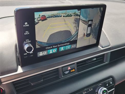Used 2025 Honda Pilot Black Edition image 9
