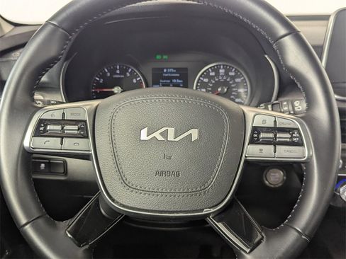 Used 2022 Kia Telluride LX image 16